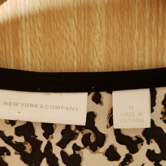 New York & Company Open Front Animal Print Kimono - Picture 4 of 6